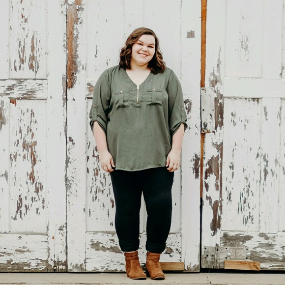 Meet your Posher, Brandy - Picture 1 of 1